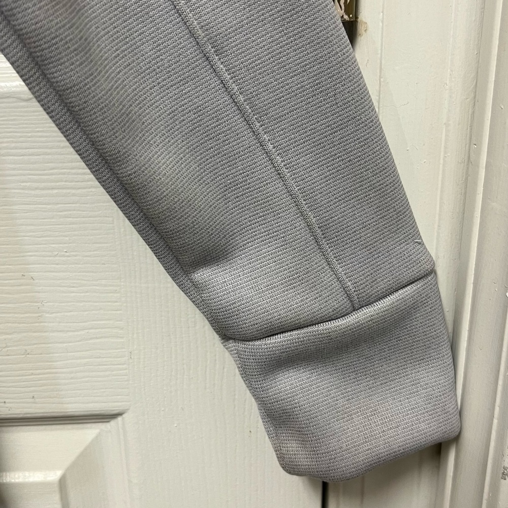 Under Armour Women’s Light Gray Full-Zip Jacket - Picture 4 of 16